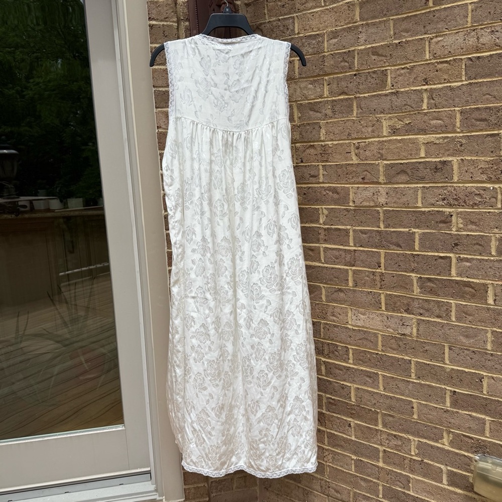 Christian Dior Vintage White Nightgown Sleeveless Floral Roses - Picture 6 of 14